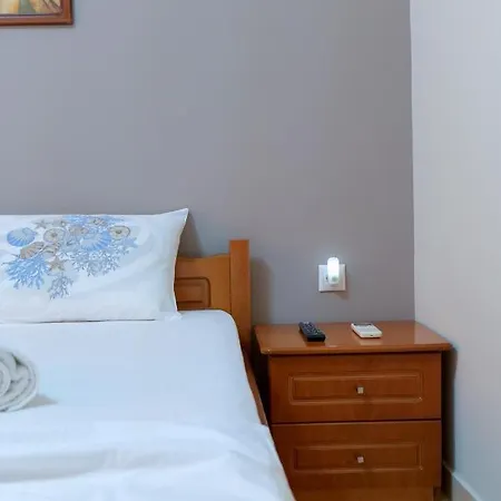 Elidon Apartment