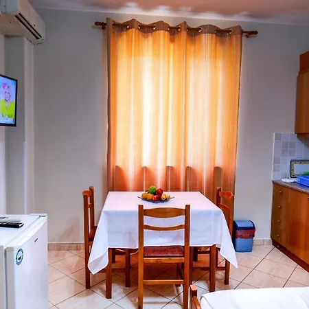 Elidon Apartment